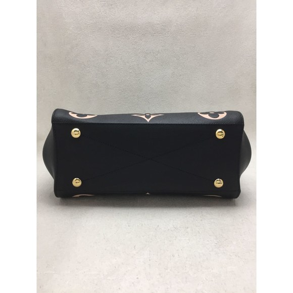 Louis Vuitton Montaigne MM Shoulder Bag - Picture 4 of 6